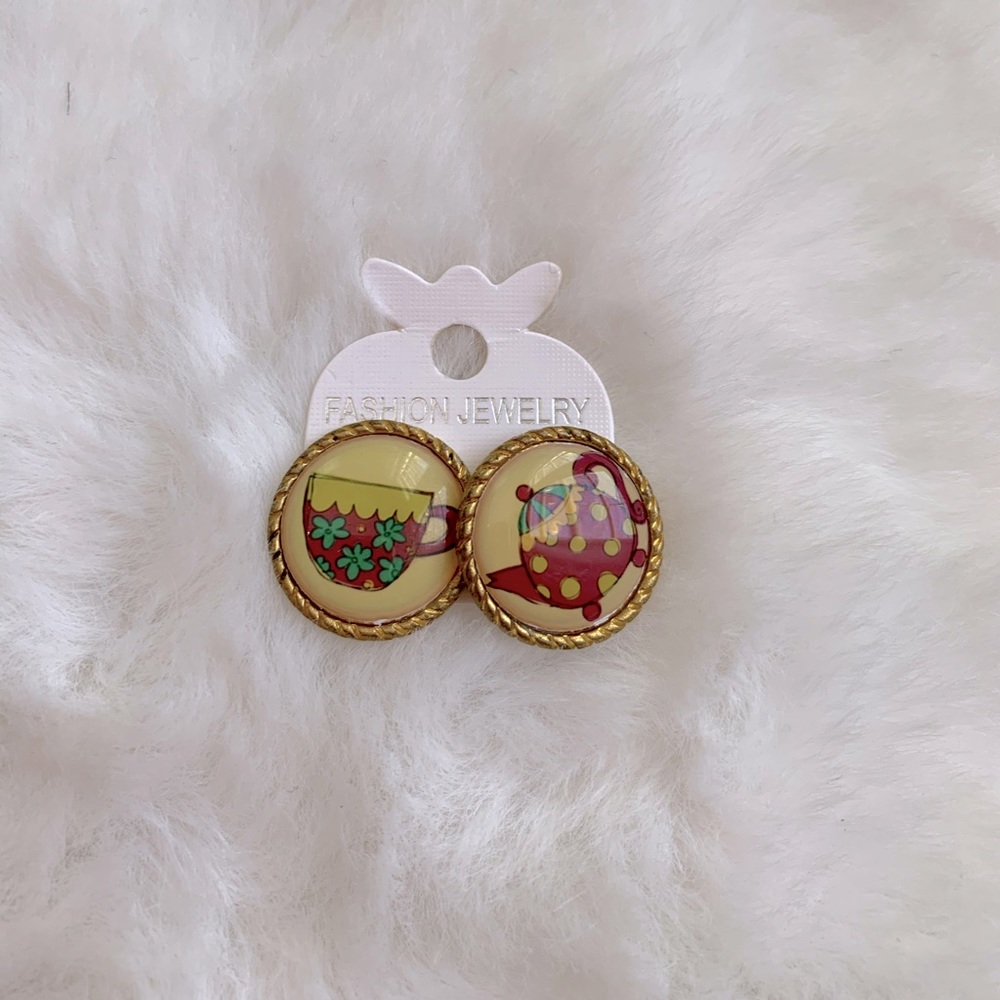 Cute tea earring